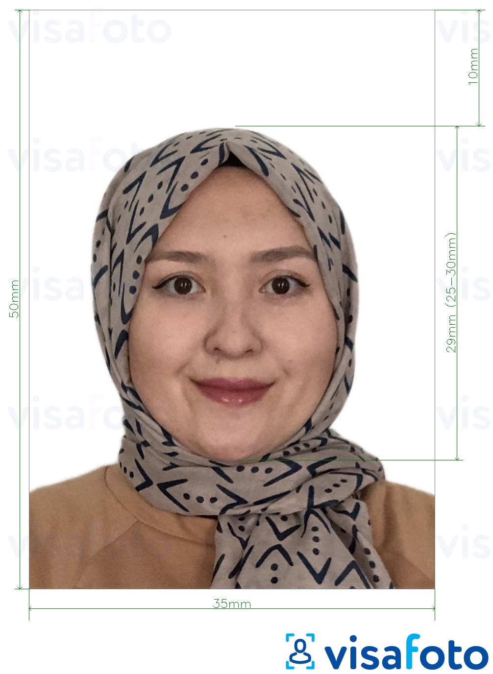 Образец фотографии для Малайзия паспорт 35x50 мм белый фон с точными размерами