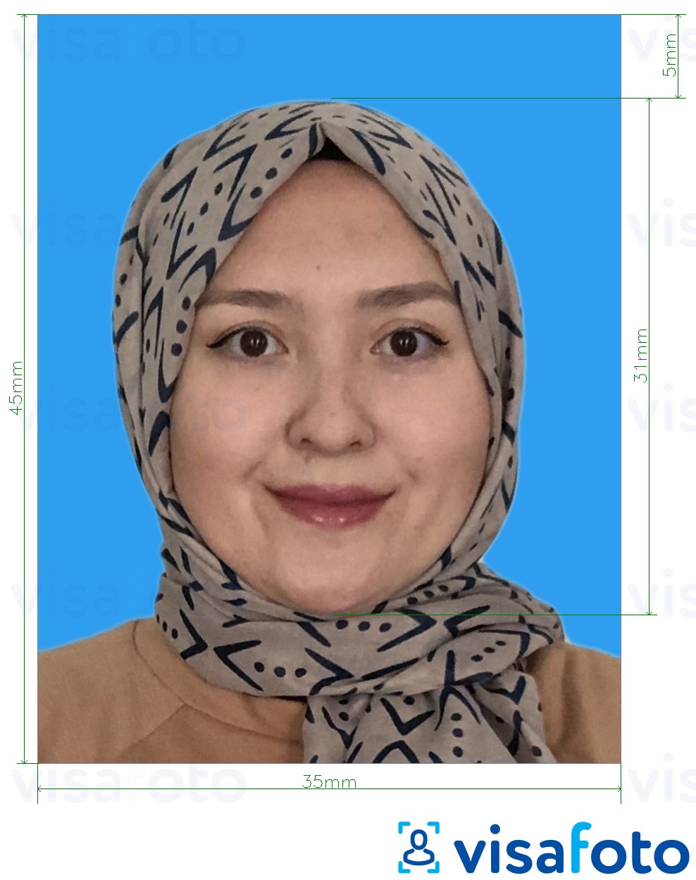 Образец фотографии для Малайзия виза 35x45 мм голубой фон с точными размерами