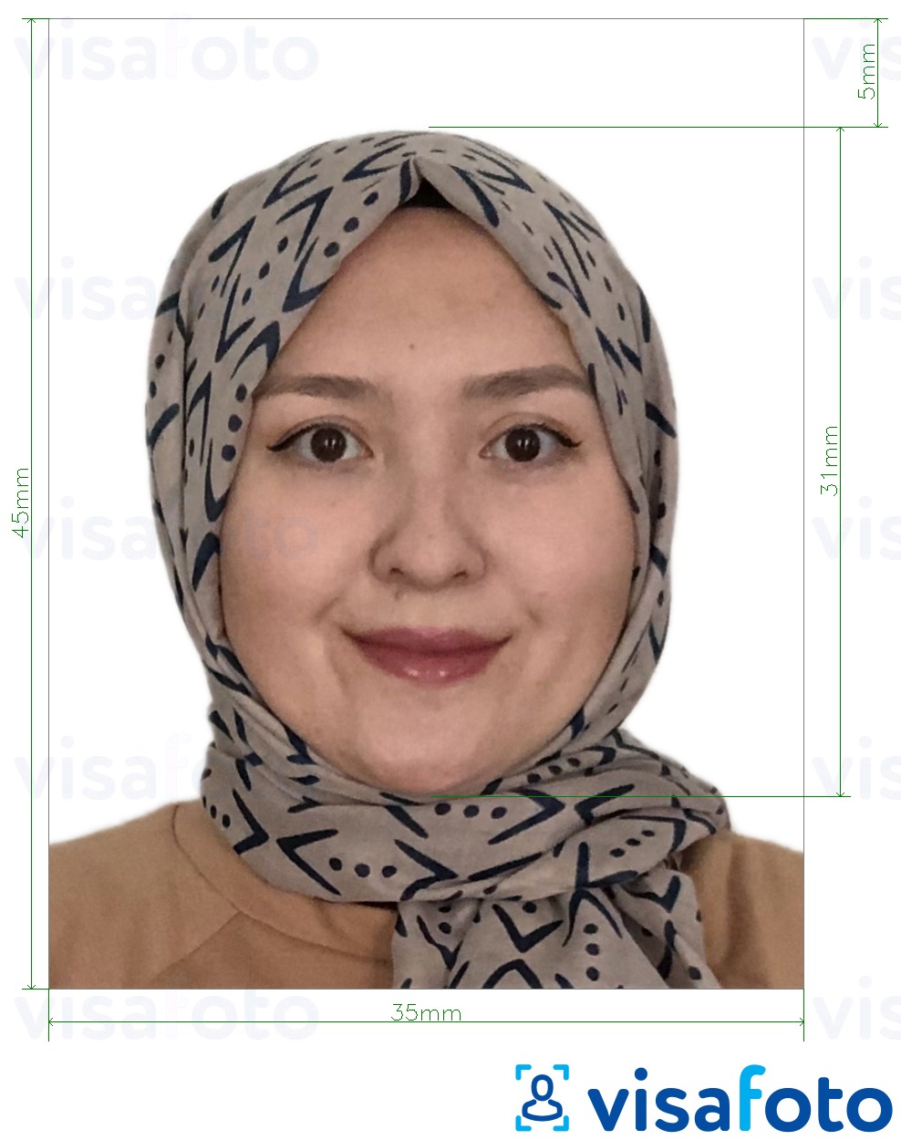 Образец фотографии для Малайзия виза 35x45 мм белый фон с точными размерами